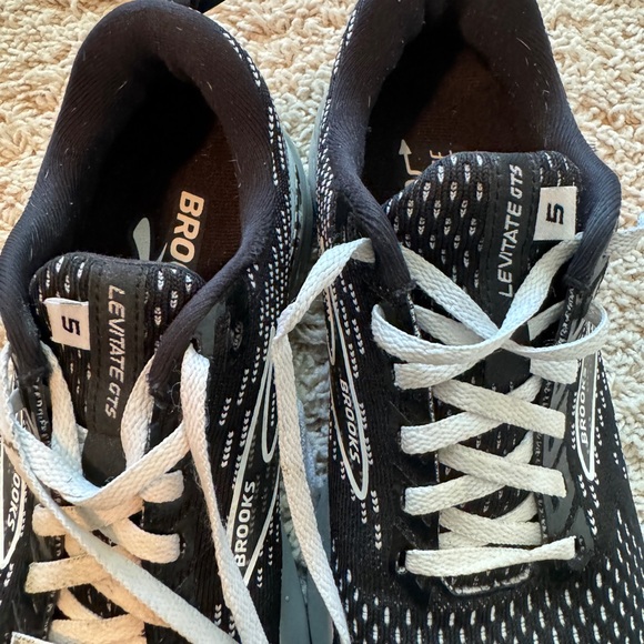 Brooks Levitate Running Shoe size 8 - Picture 3 of 5